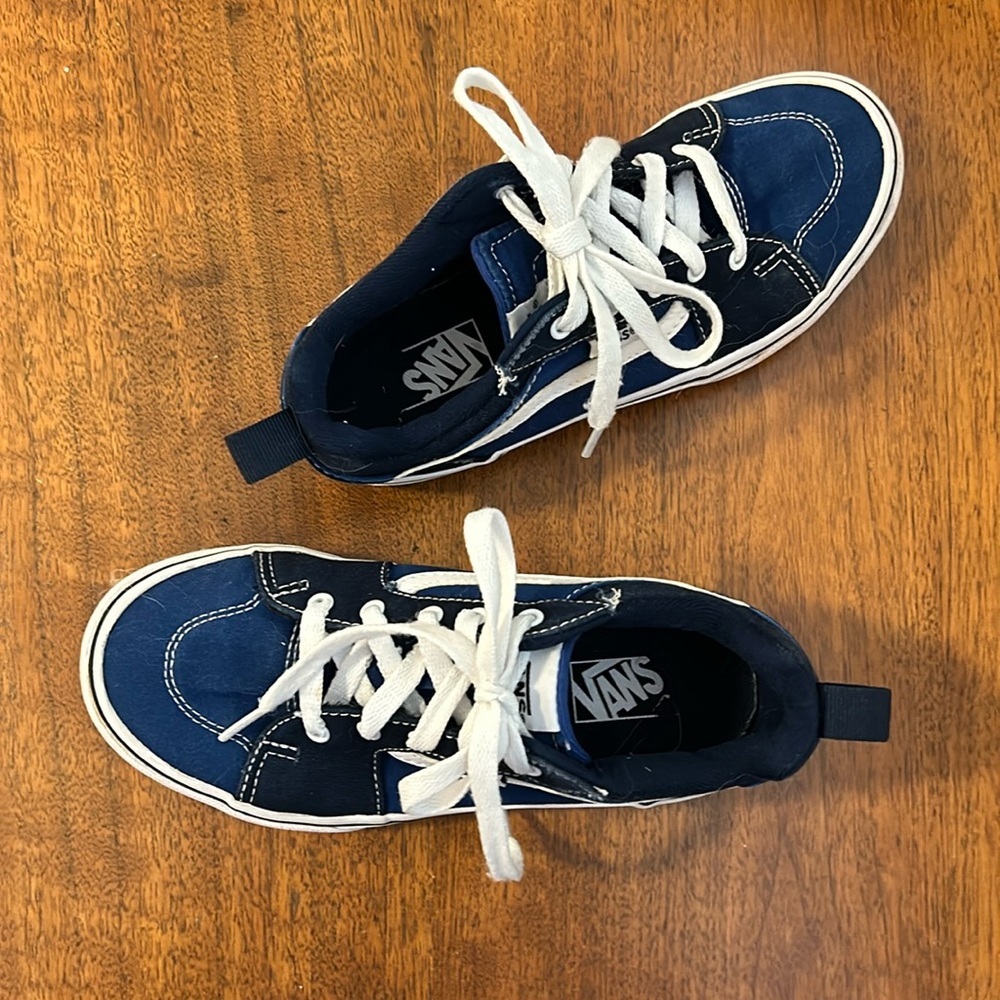 Youth Van’s Old Skool Low Top with Side Stripe and Sole Graphic - Picture 1 of 8